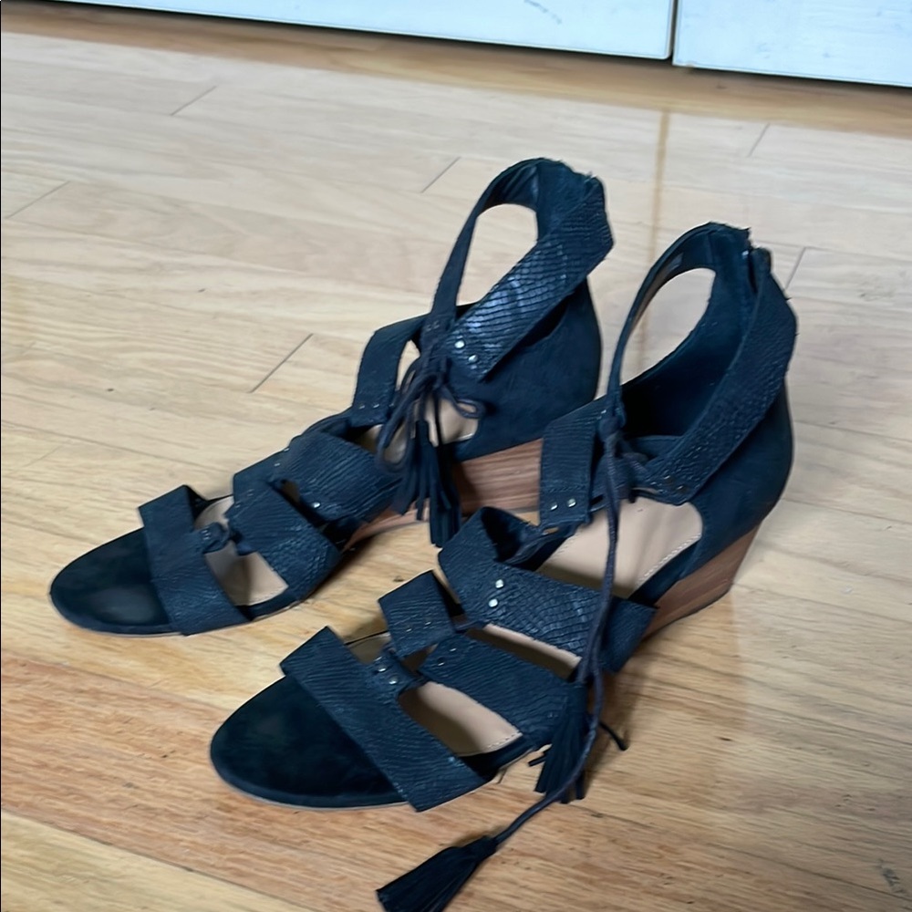 UGG Black yasmin gladiator sandals size 10